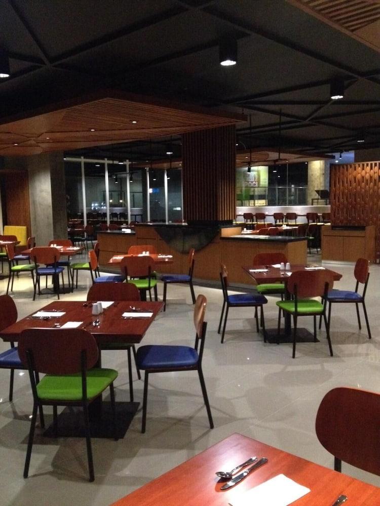 Primebiz Tegal Hotel Exterior foto