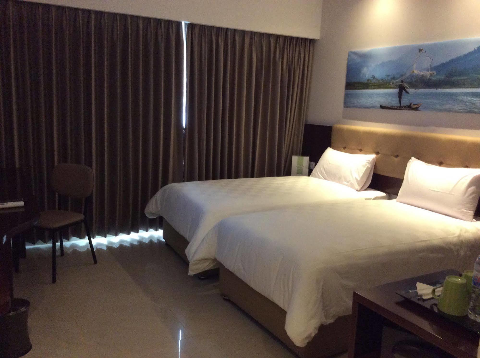 Primebiz Tegal Hotel Exterior foto