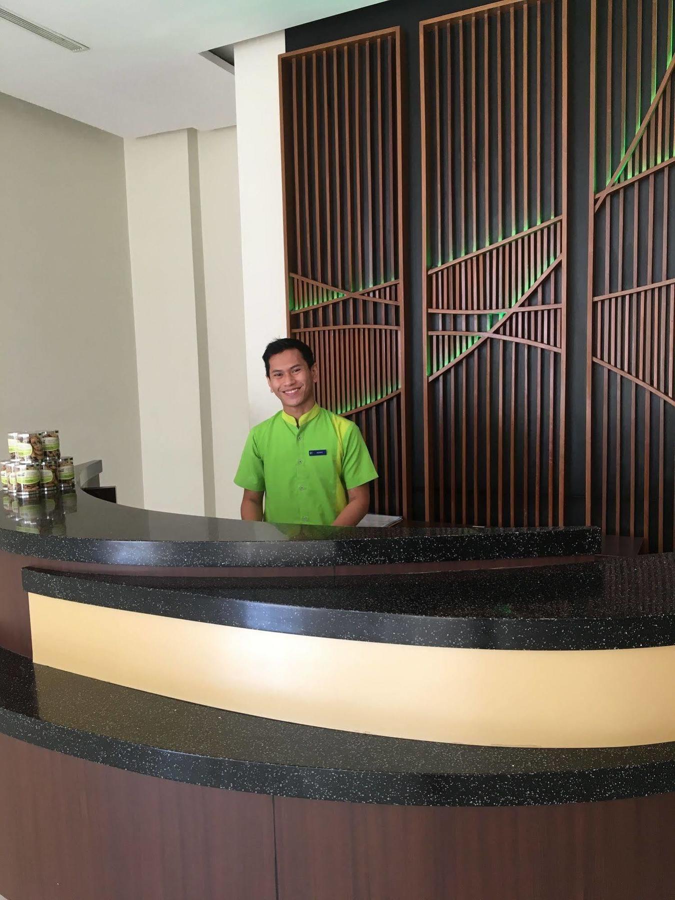 Primebiz Tegal Hotel Exterior foto