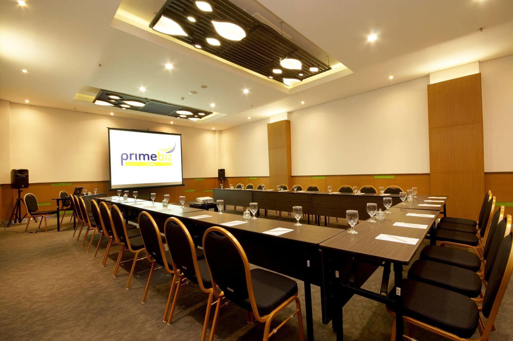Primebiz Tegal Hotel Exterior foto